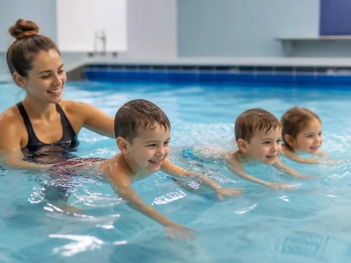 Sviluppare l'acquaticità con giochi da fare in piscina senza niente